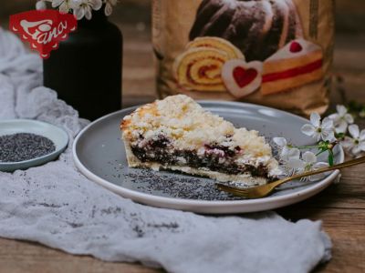 Gluten-free poppy seed cheesecake