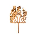 Hochzeitspaar mit Holzdekoration