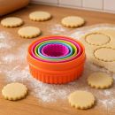 Set of double-sided circle cookie cutters, 6 pcs, plastic