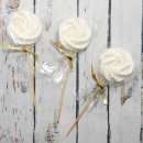 White meringue 3 pcs