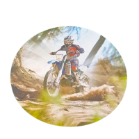 Oblátka motorkár v lese