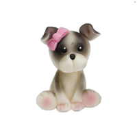 Hund mit rosa Schleife