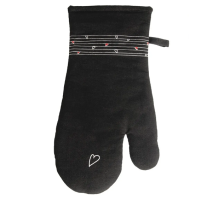 Fekete sütőkesztyű szívekkel