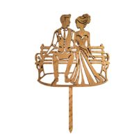 Esküvői pár egy padon, fa, arany színű