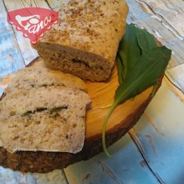 Gluten-free bread with wild garlic