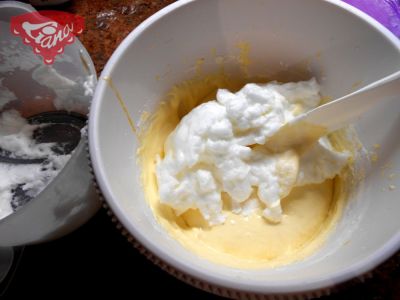 Gluten-free two-color roll