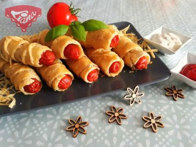 Sausages in a gluten-free puff pastry dough