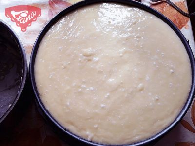 Glutenfreier Rhabarberkuchen mit Erdbeermarmelade