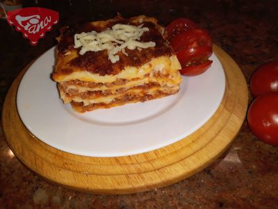 Bezlepkové lasagne s mletým hovädzím mäsom a bešamelom