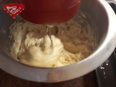 Gluten-free quick light bread baked in a mold