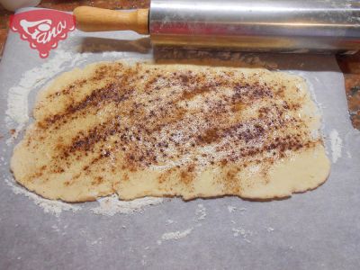 Gluten-free ducat buns with cinnamon sugar