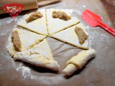 Gluten-free walnut rolls