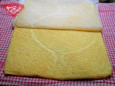 Gluten-free two-color roll