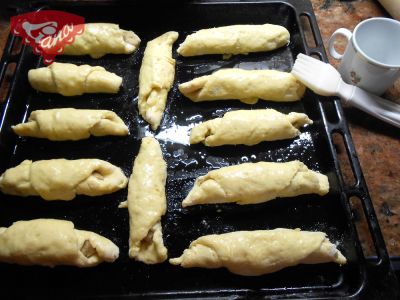 Gluten-free walnut rolls
