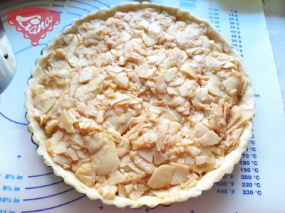 Gluten-free apple pudding dessert