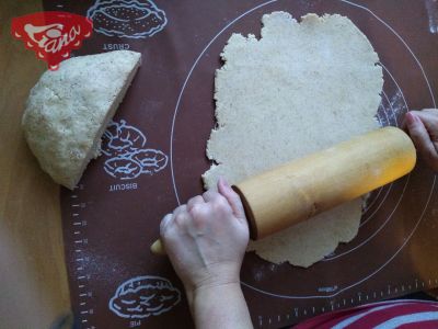 Gluten-free sourdough knäckebrot