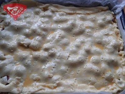 Gluten-free apple pie with cherries