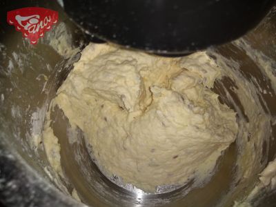 Bezlepkový kváskový bramborový chléb