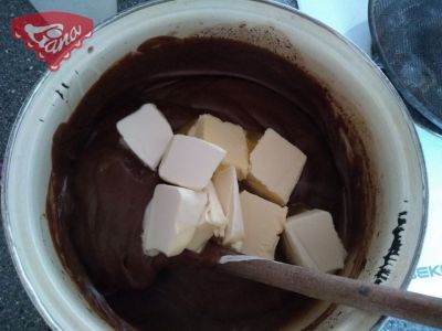 Bezlepkové cupcakes s čokoládovým krémem a ovocem