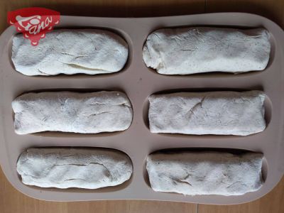 Glutenfreie dunkle Sauerteigbaguettes ohne Hefe