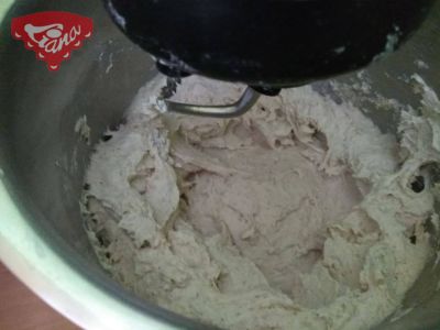 Glutenfreie dunkle Sauerteigbaguettes ohne Hefe