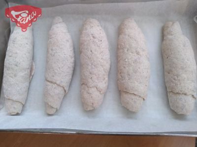 Gluténmentes kovászos sötét tekercs