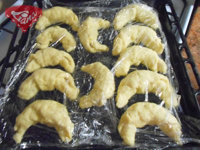 Gluten-free walnut rolls