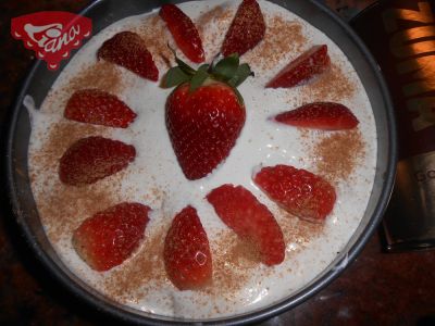 No-bake gluten-free cream cake