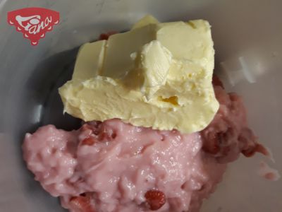 Bezlepkový jahodový řez
