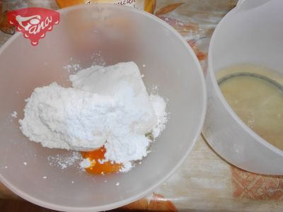 Bezlepkový mrkvový linzer s tvarohem