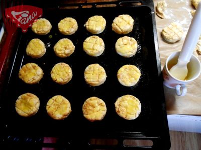 Gluten-free crackers