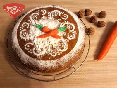 Bezlepkový orechovo - mrkvový koláč