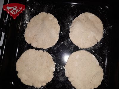 Gluten-free pita bread