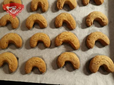 Traditionelle glutenfreie Walnussbrötchen