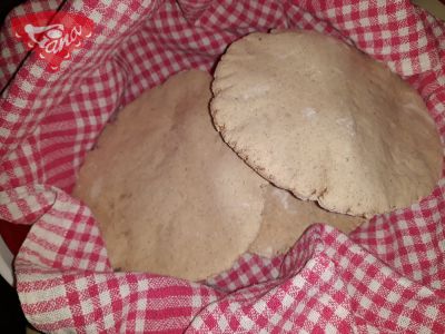 Gluten-free pita bread