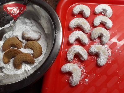 Traditional gluten-free walnut rolls