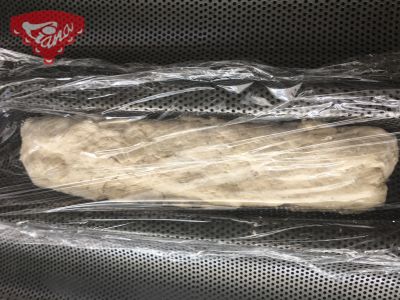 Glutenfreie dunkle Baguettes aus Sauerteig