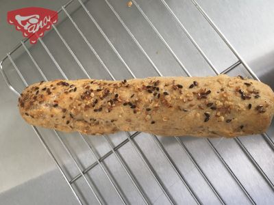 Glutenfreie dunkle Baguettes aus Sauerteig