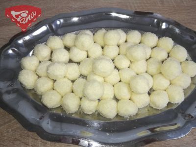 Gluten-free coconut balls