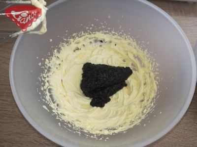 Flourless poppy seed cake