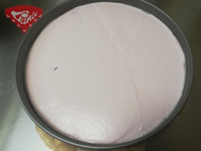 Gluten-free cherry cheesecake