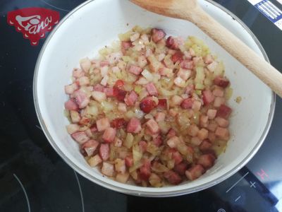 Glutenfreie Kekse mit Speck und Zwiebeln