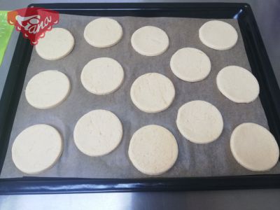 Glutenfreie Kekse mit Speck und Zwiebeln