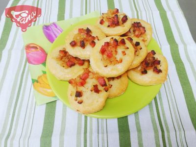 Gluten-free bacon and onion cookies