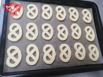 Gluten-free pretzels