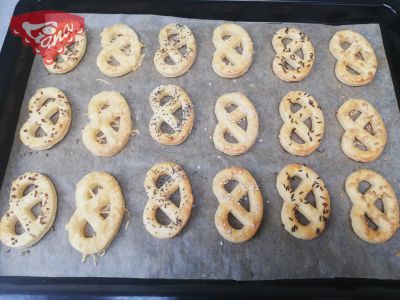 Gluten-free pretzels