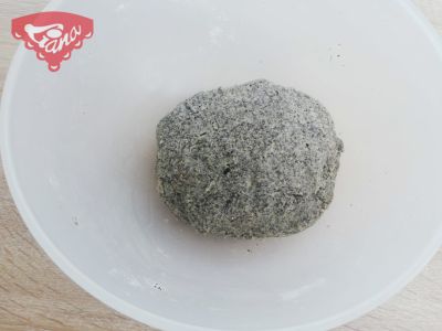 Gluten-free poppy seed wheels