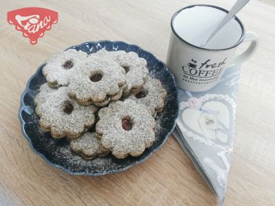 Gluten-free poppy seed wheels