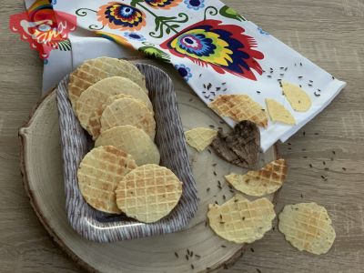 Gluten-free cheese wafers