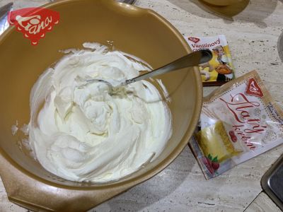 Cheesecake se slaným karamelem